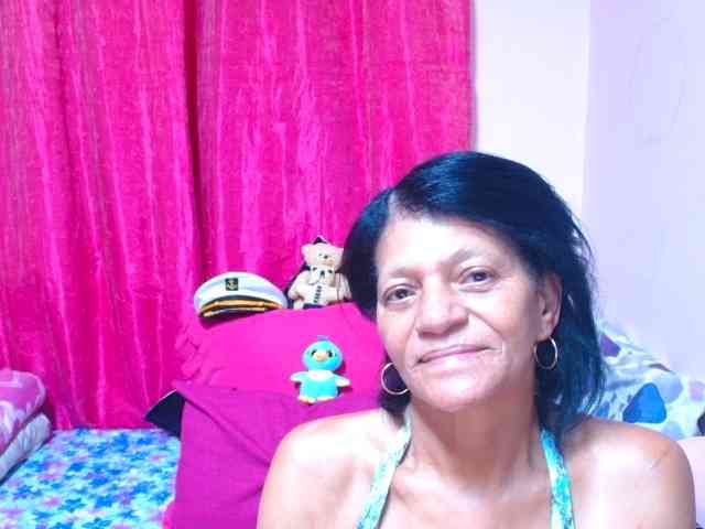 SLUTTYROXY webcam