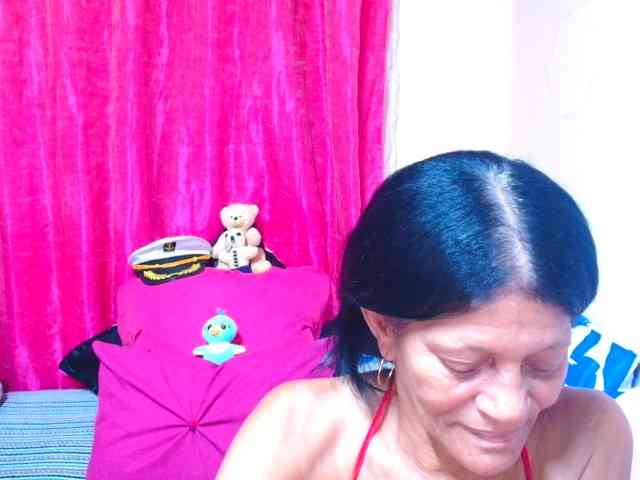 SLUTTYROXY webcam