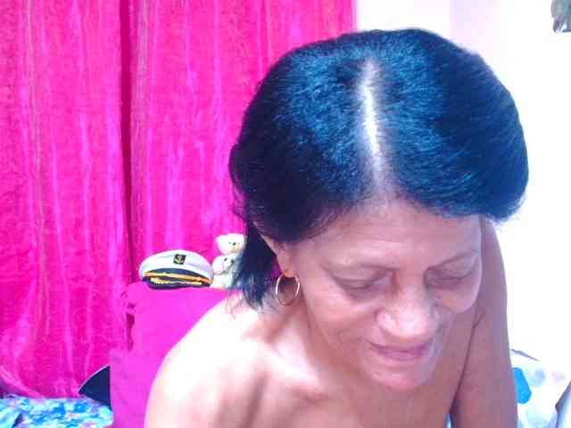 SLUTTYROXY webcam