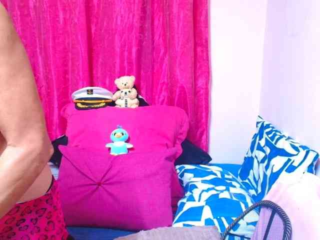 SLUTTYROXY webcam