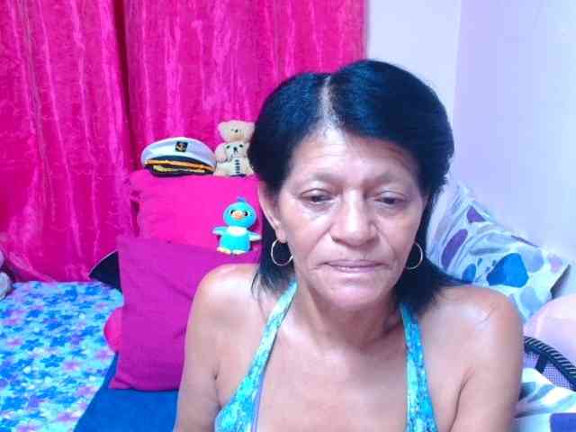 SLUTTYROXY webcam