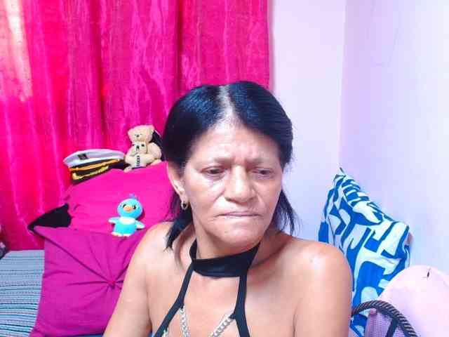 SLUTTYROXY webcam