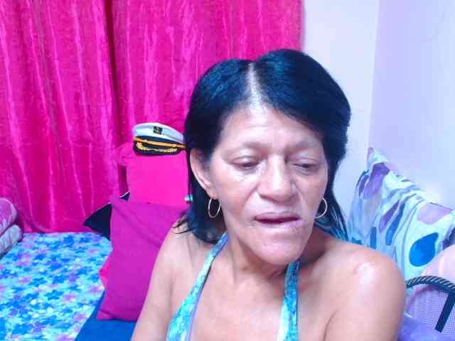 SLUTTYROXY webcam