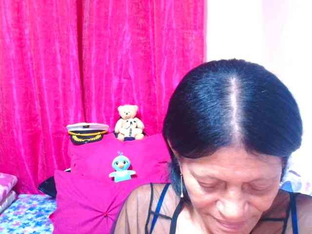 SLUTTYROXY webcam
