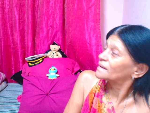SLUTTYROXY's webcam live show
