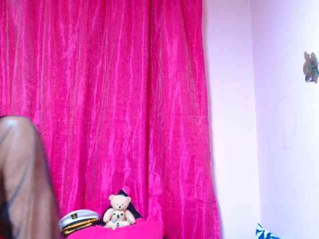 SLUTTYROXY webcam