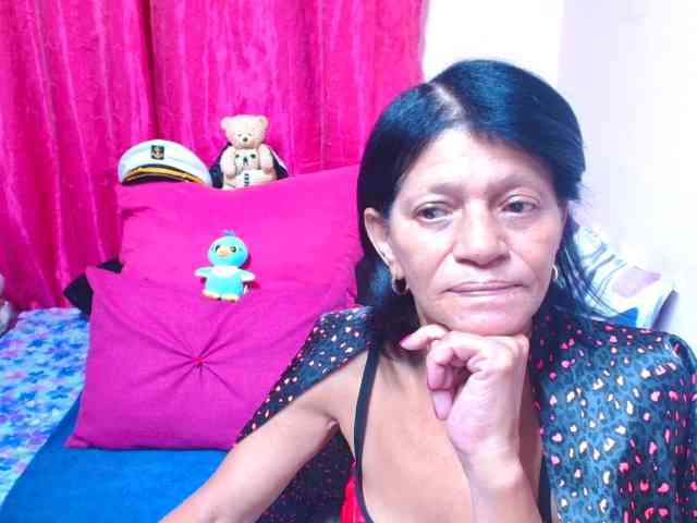 SLUTTYROXY webcam