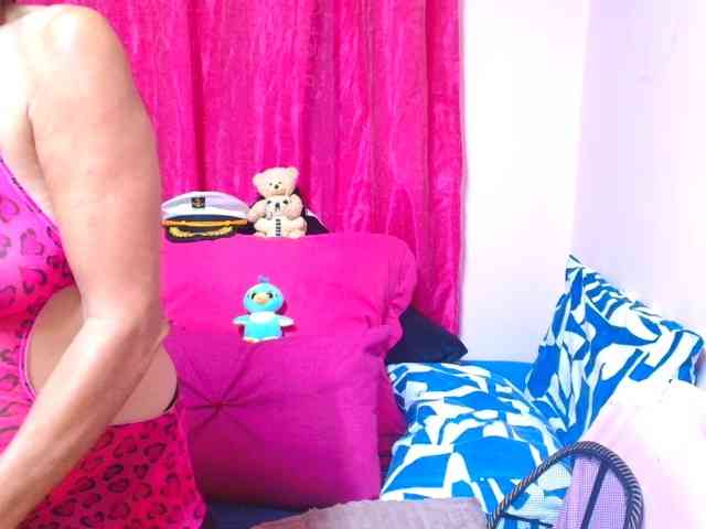 SLUTTYROXY webcam