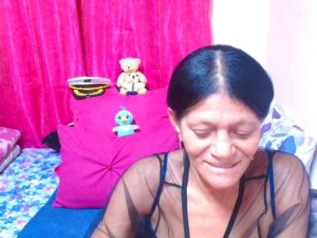SLUTTYROXY webcam