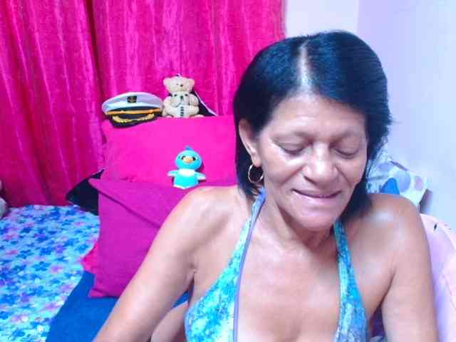 SLUTTYROXY webcam