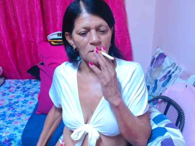 SLUTTYROXY webcam