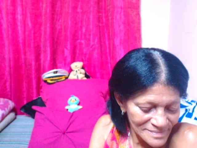 SLUTTYROXY webcam