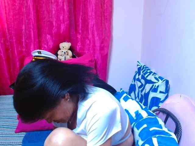 SLUTTYROXY webcam