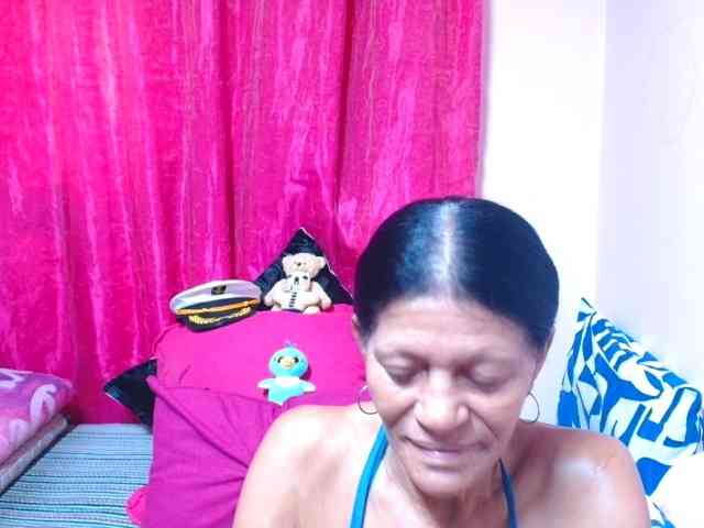 SLUTTYROXY webcam