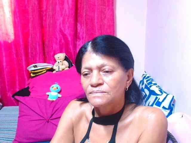 SLUTTYROXY webcam