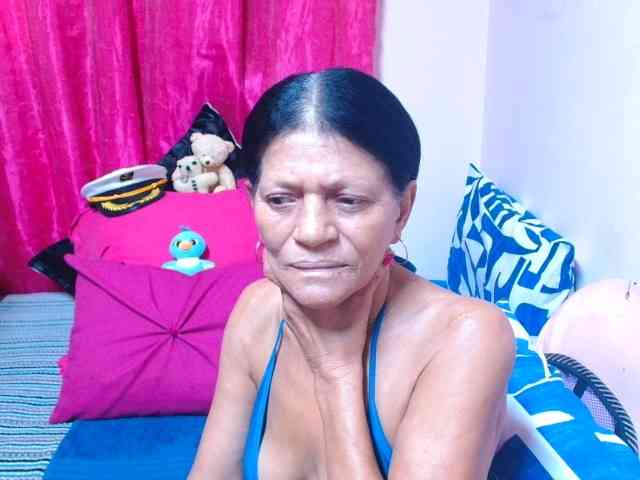 SLUTTYROXY webcam