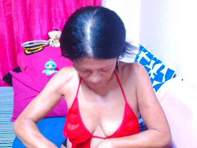 SLUTTYROXY webcam