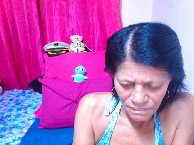 SLUTTYROXY webcam