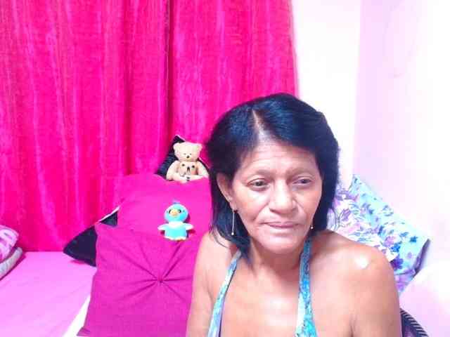 SLUTTYROXY webcam