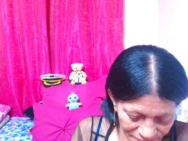 SLUTTYROXY webcam