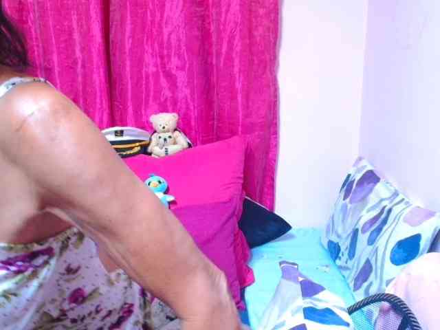 SLUTTYROXY webcam