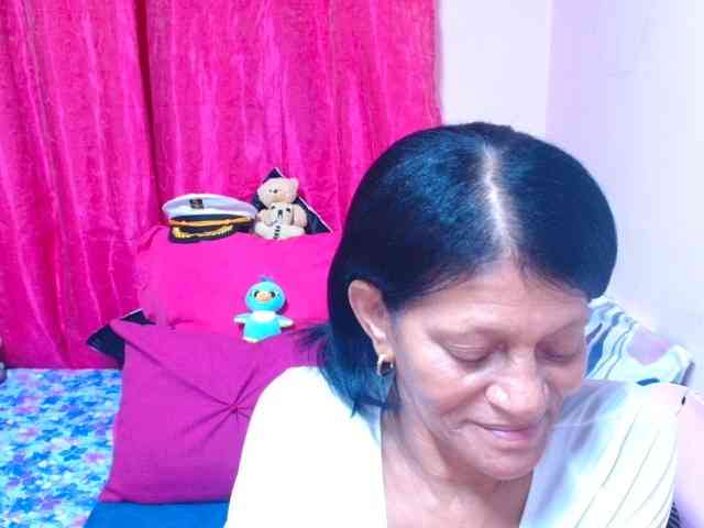SLUTTYROXY webcam