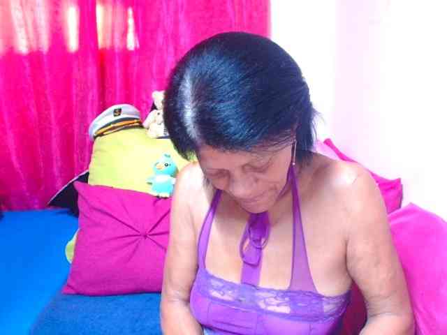 SLUTTYROXY webcam