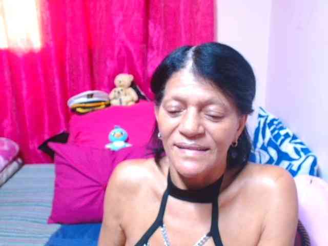 SLUTTYROXY webcam