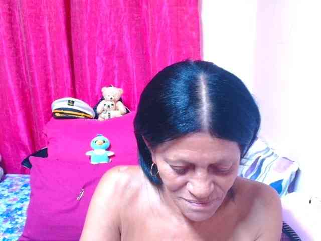 SLUTTYROXY webcam