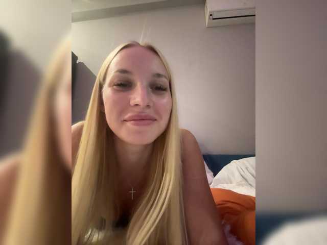 Bimbofoot live cam on BongaCams