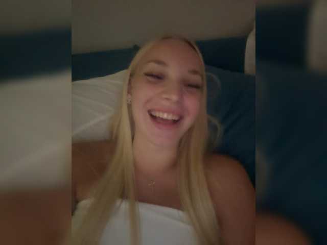 Bimbofoot live cam on BongaCams