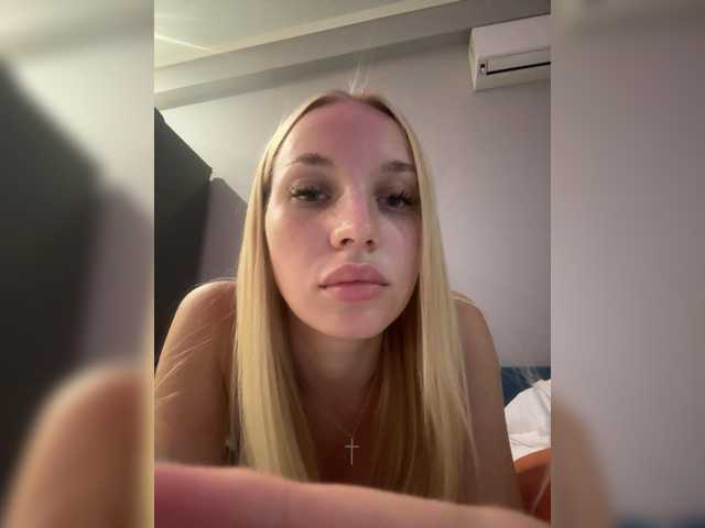 Bimbofoot live cam on BongaCams