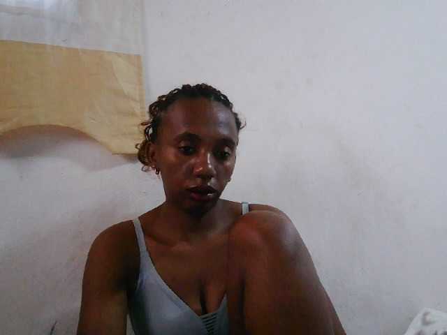 Sinah live cam on BongaCams