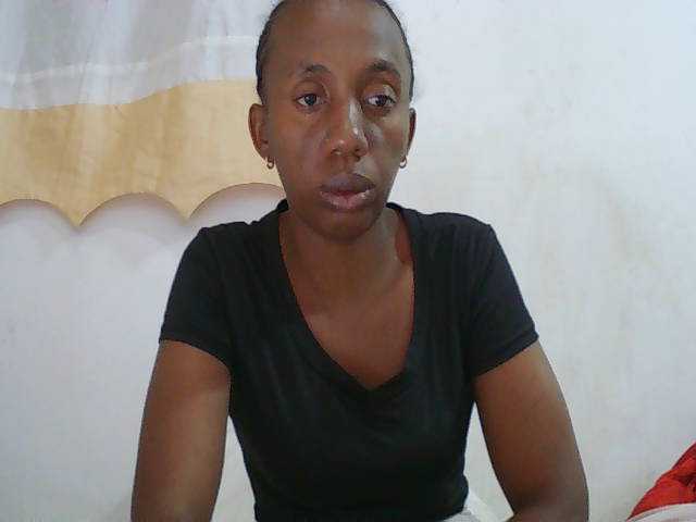 Sinah live cam on BongaCams