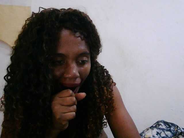 Sinah live cam on BongaCams