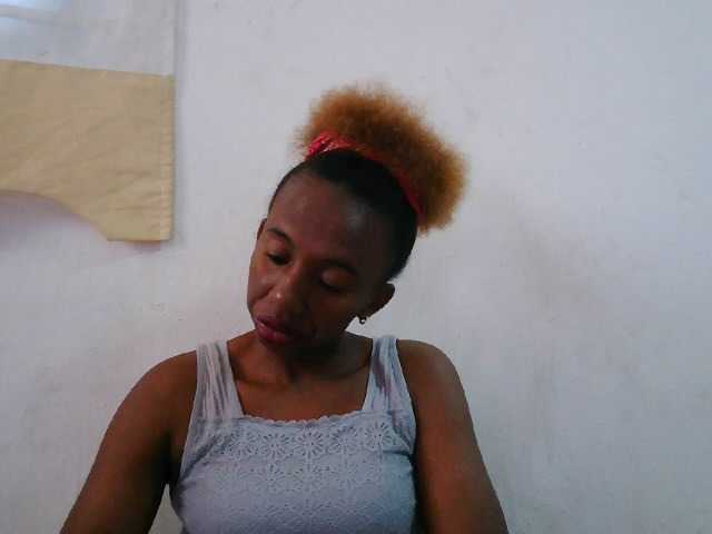 Sinah live cam on BongaCams