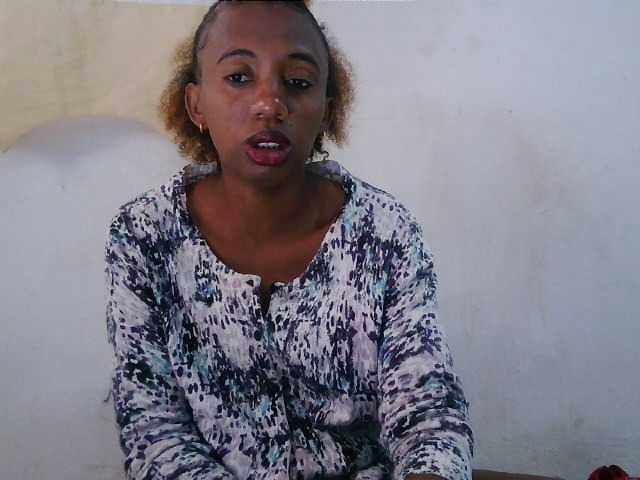 Sinah live cam on BongaCams
