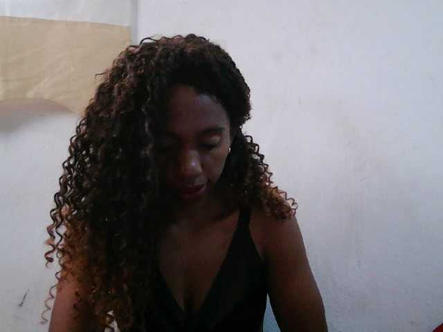 Sinah live cam on BongaCams