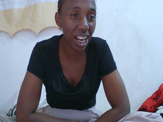 Sinah live cam on BongaCams
