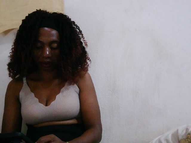 Sinah live cam on BongaCams