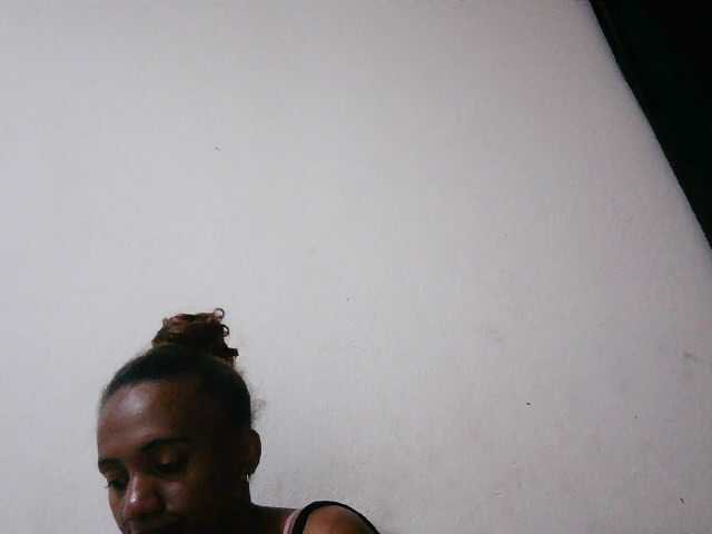 Sinah live cam on BongaCams