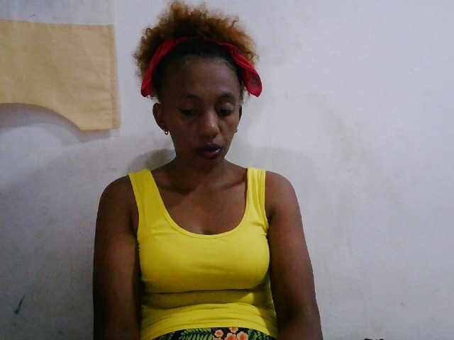 Sinah live cam on BongaCams