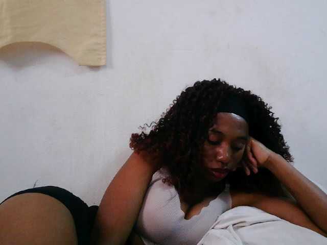 Sinah live cam on BongaCams