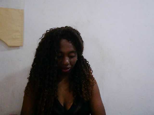 Sinah live cam on BongaCams