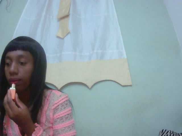 Sinah live cam on BongaCams