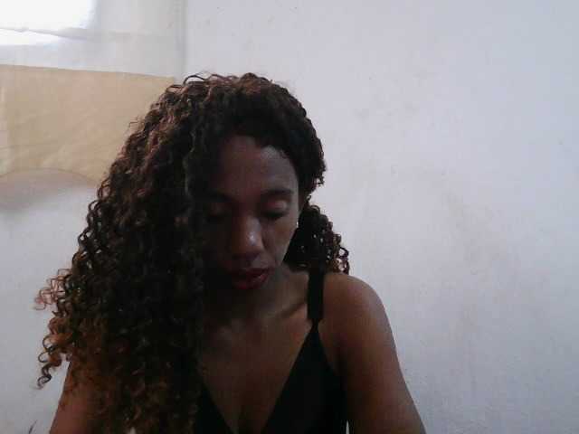 Sinah live cam on BongaCams