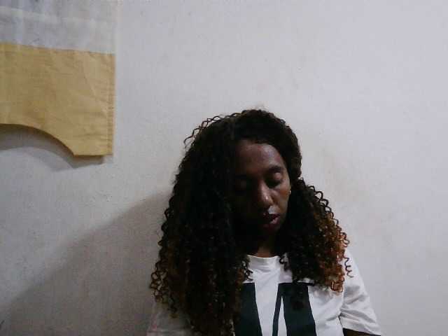 Sinah live cam on BongaCams
