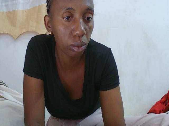 Sinah live cam on BongaCams