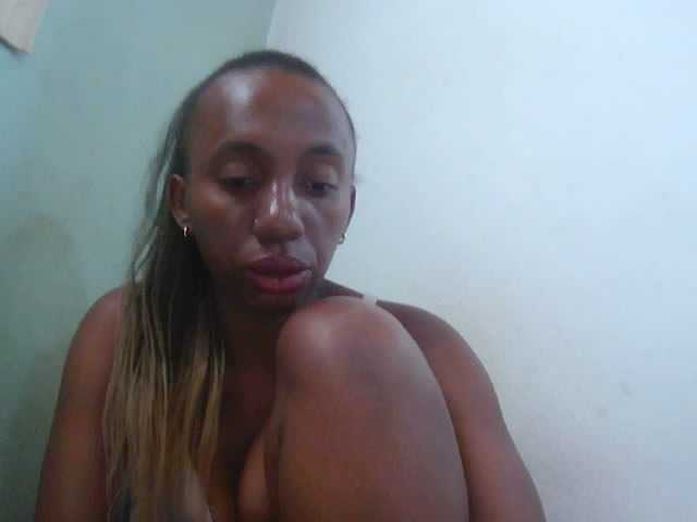 Sinah live cam on BongaCams