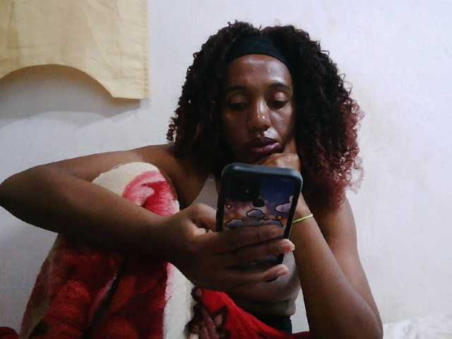 Sinah live cam on BongaCams